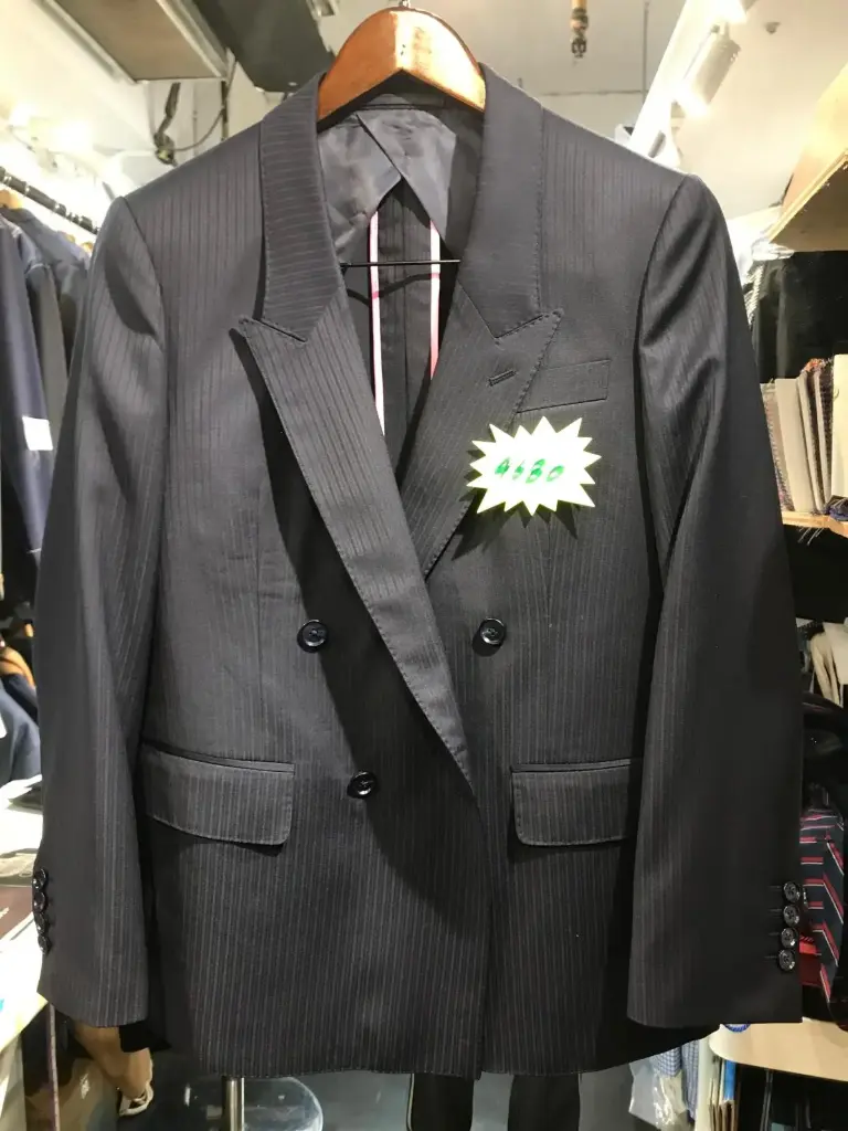 黑灰條紋西裝外套