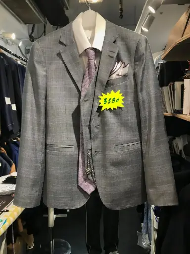 灰色格紋西裝外套